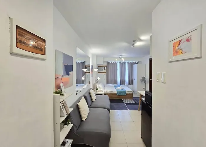 Citispace 1br Condotel At Ridgewood Towers Near Bgc Airport #rw14a Apartment Manila